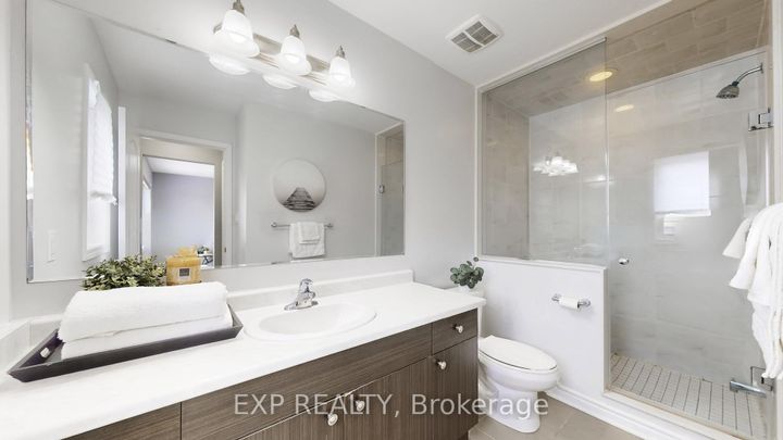 Photo 11 at 27 Leadenhall Road, Northwest Brampton, Brampton