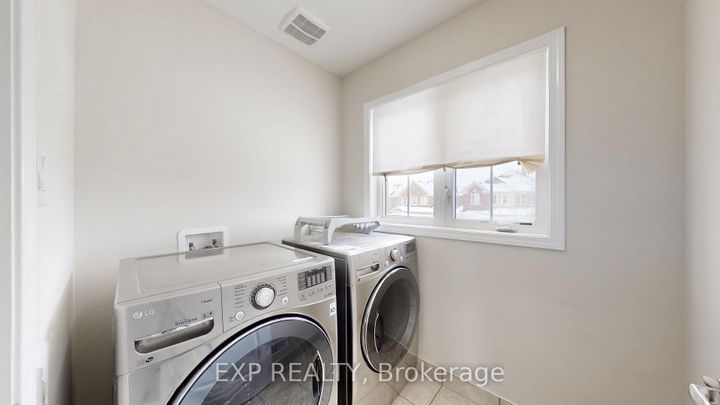 Photo 16 at 27 Leadenhall Road, Northwest Brampton, Brampton