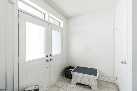 Photo 4 at 43 Holyrood Crescent, Kleinburg, Vaughan