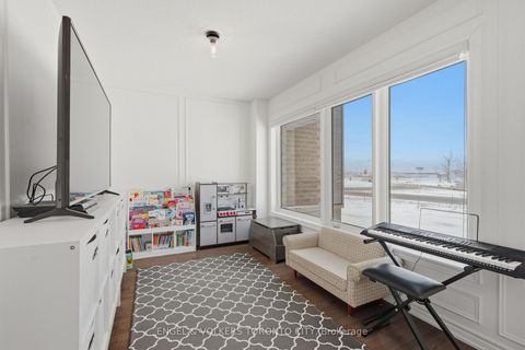 Photo 6 at 43 Holyrood Crescent, Kleinburg, Vaughan