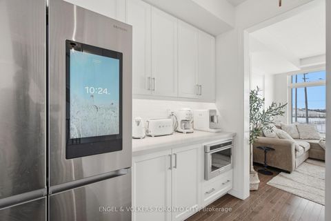 Photo 16 at 43 Holyrood Crescent, Kleinburg, Vaughan