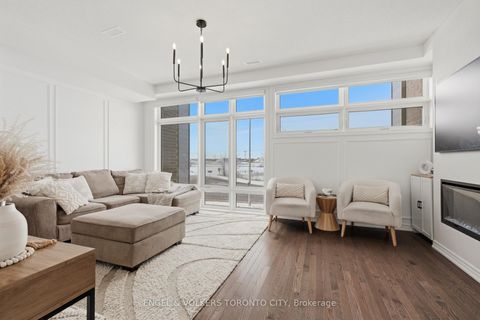 Photo 18 at 43 Holyrood Crescent, Kleinburg, Vaughan