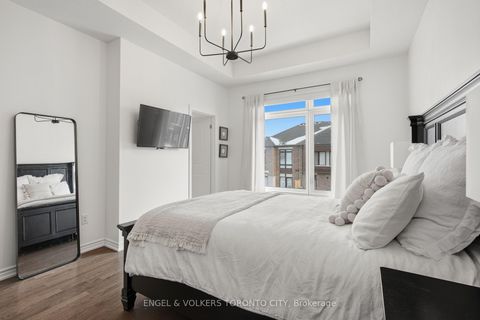 Photo 23 at 43 Holyrood Crescent, Kleinburg, Vaughan