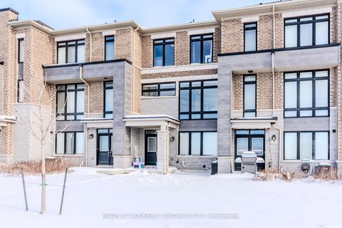 Photo 32 at 43 Holyrood Crescent, Kleinburg, Vaughan