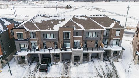 Photo 35 at 43 Holyrood Crescent, Kleinburg, Vaughan