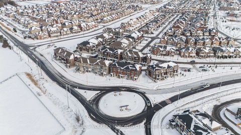 Photo 40 at 43 Holyrood Crescent, Kleinburg, Vaughan