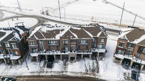 Photo 44 at 43 Holyrood Crescent, Kleinburg, Vaughan