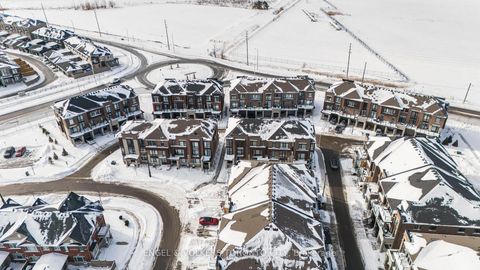 Photo 45 at 43 Holyrood Crescent, Kleinburg, Vaughan