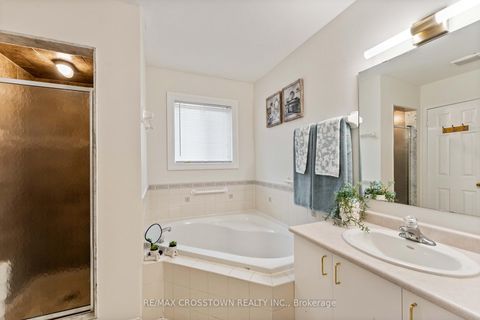 Photo 13 at 36 Leslie Avenue, Holly, Barrie