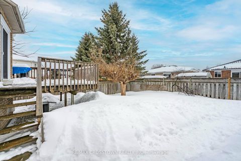 Photo 24 at 36 Leslie Avenue, Holly, Barrie