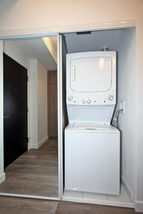 Photo 8 at 4103 - 8 Eglinton Avenue E, Mount Pleasant West, Toronto