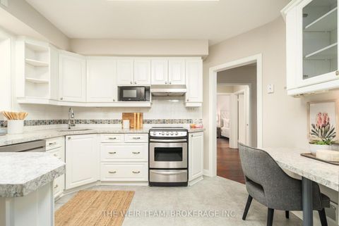 Photo 10 at 146 Queenslea Avenue, Pelmo Park W4, Toronto