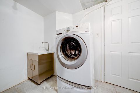 Photo 31 at 146 Queenslea Avenue, Pelmo Park W4, Toronto