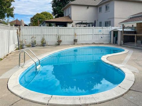 Photo 35 at 146 Queenslea Avenue, Pelmo Park W4, Toronto