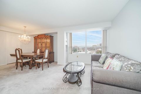 Photo 2 at 909 - 10 Muirhead Road, Pleasant View, Toronto