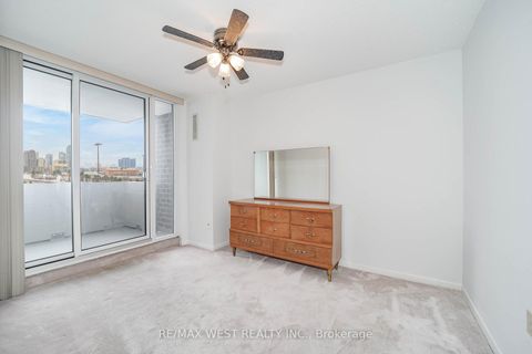 Photo 5 at 909 - 10 Muirhead Road, Pleasant View, Toronto