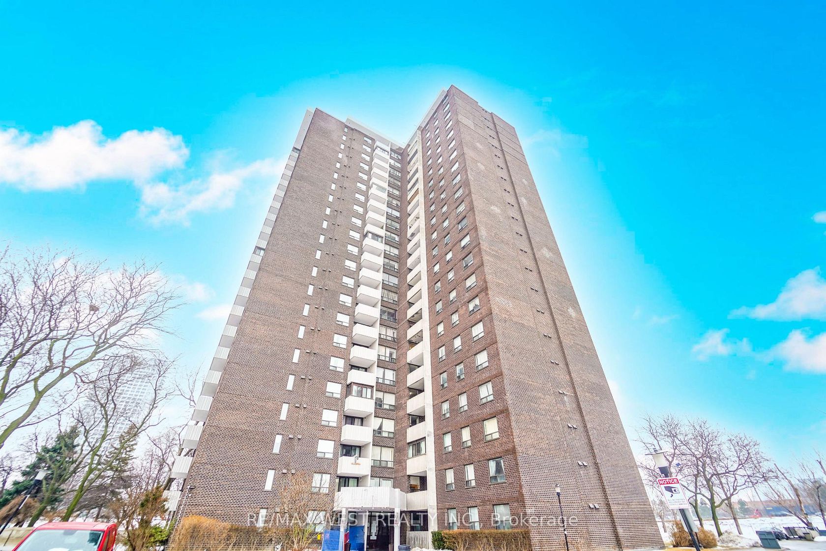 909 - 10 Muirhead Road, Pleasant View, Toronto 