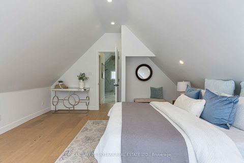 Photo 33 at 208 Gainsborough Road, Woodbine Corridor, Toronto