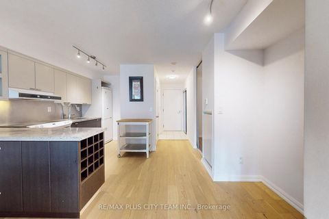 Photo 9 at 308 - 111 Elizabeth Street, Bay Street Corridor, Toronto