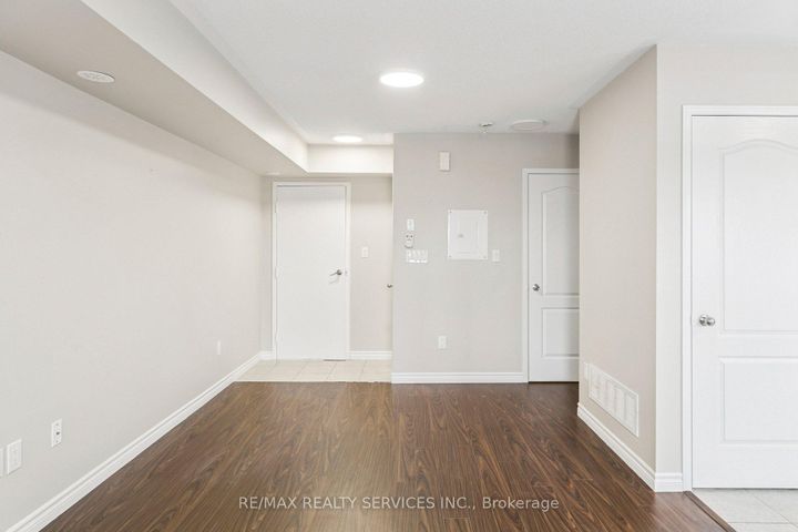 Photo 8 at 22 - 2504 Post Road, RO River Oaks, Oakville