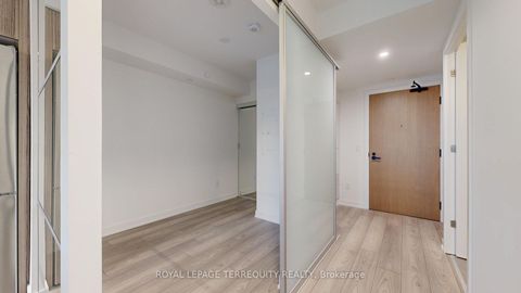 Photo 2 at 809 - 8 Tippett Road, Clanton Park, Toronto