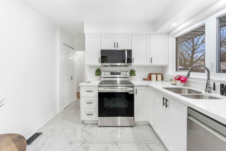 Photo 11 at 518 Third Line, WO West, Oakville