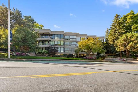 Photo 4 at 404 - 2545 Bloor Street W, Swansea, Toronto