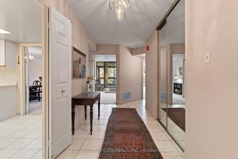 Photo 7 at 404 - 2545 Bloor Street W, Swansea, Toronto