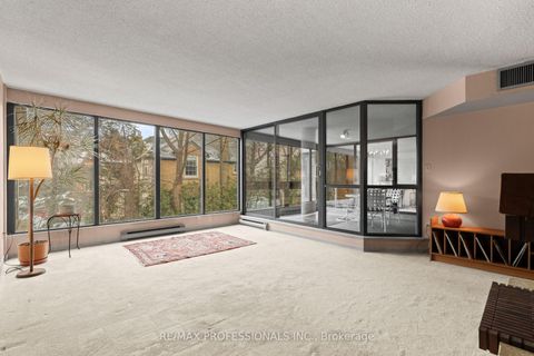 Photo 11 at 404 - 2545 Bloor Street W, Swansea, Toronto