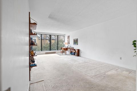 Photo 17 at 404 - 2545 Bloor Street W, Swansea, Toronto