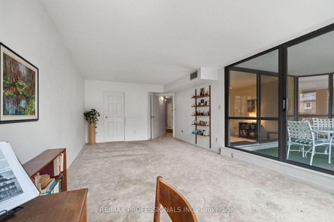 Photo 19 at 404 - 2545 Bloor Street W, Swansea, Toronto