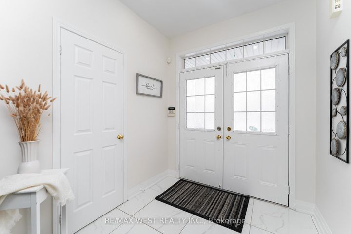 Photo 4 at 76 Yellow Avens Boulevard, Wellington, Brampton