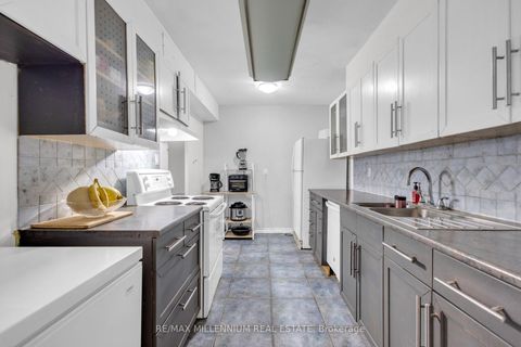 Photo 16 at 1108 - 511 The West Mall Drive W, Etobicoke West Mall, Toronto