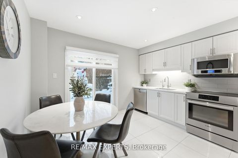 Photo 12 at 75 Delattaye Avenue, Bayview Northeast, Aurora