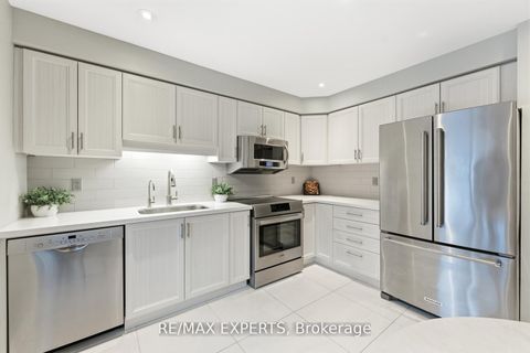 Photo 13 at 75 Delattaye Avenue, Bayview Northeast, Aurora