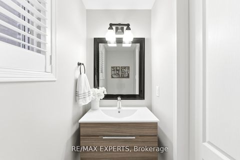 Photo 19 at 75 Delattaye Avenue, Bayview Northeast, Aurora