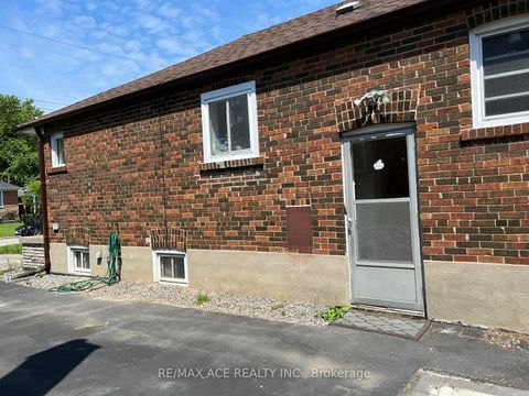 Photo 8 at 169 Flora Drive, Dorset Park, Toronto