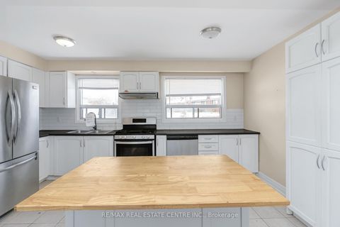 Photo 10 at 1 Stanwood Crescent, Humbermede, Toronto