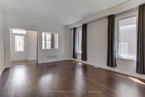 Photo 9 at 992 Green Street, Lefroy, Innisfil