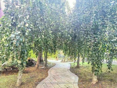 Photo 12 at 42 Maryvale Crescent, South Richvale, Richmond Hill