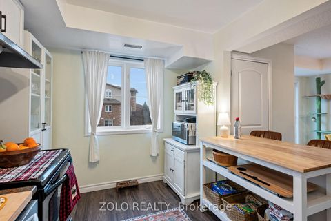 Photo 10 at 2 - 13 Cheltenham Road, Georgian Drive, Barrie