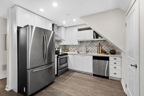 Photo 10 at 209 - 252 Royal York Road, Mimico, Toronto