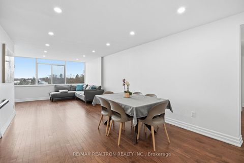 Photo 2 at 601 - 3000 Bathurst Street, Lawrence, Toronto