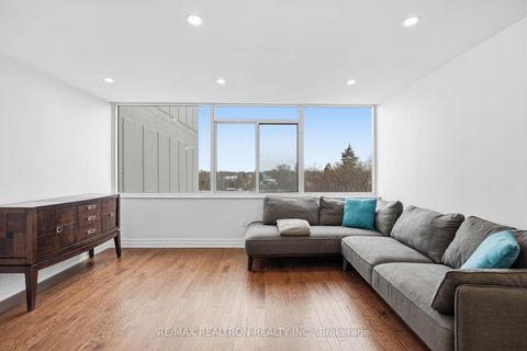 Photo 3 at 601 - 3000 Bathurst Street, Lawrence, Toronto