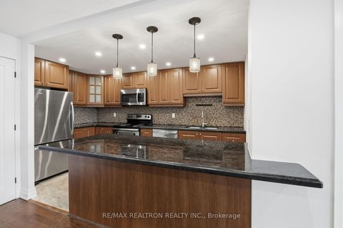 Photo 4 at 601 - 3000 Bathurst Street, Lawrence, Toronto