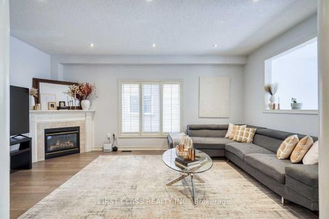 Photo 4 at 36 Brackenwood Avenue, Westbrook, Richmond Hill