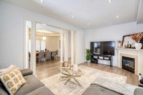 Photo 6 at 36 Brackenwood Avenue, Westbrook, Richmond Hill