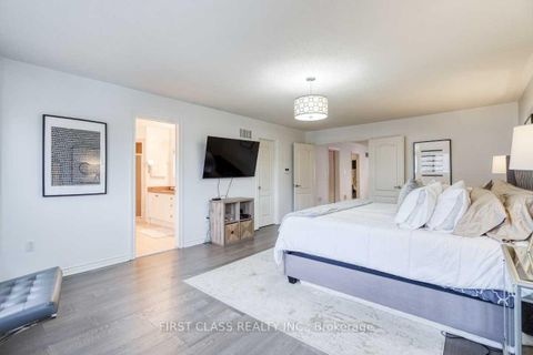 Photo 11 at 36 Brackenwood Avenue, Westbrook, Richmond Hill