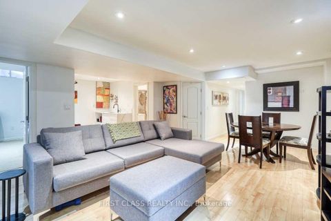 Photo 19 at 36 Brackenwood Avenue, Westbrook, Richmond Hill