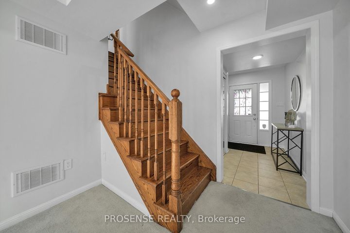 Photo 8 at 28 Mercedes Road, Northwest Brampton, Brampton